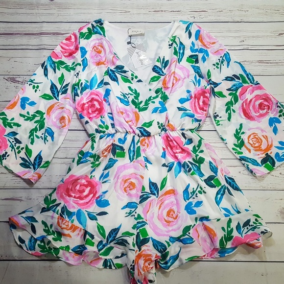 Everly Pants - NWT Everly White Floral Print Ruffle Romper (M)